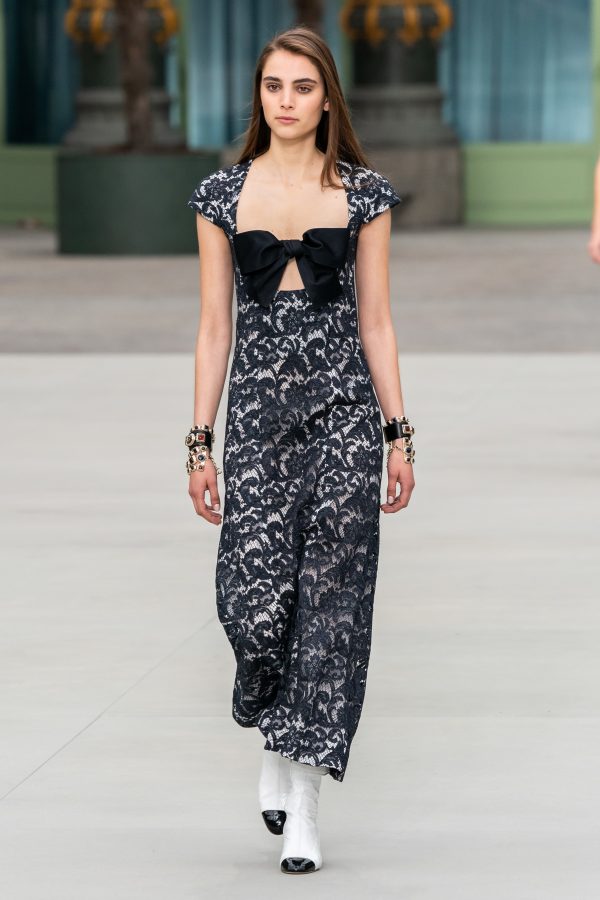 Empowering Chic Looks From Chanel Resort 2020 - TrendBook Trend Forecasting